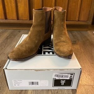Frye Dara Chelsea Boots in Chestnut